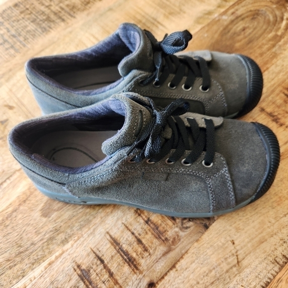 Keen lace up shoes Size 7 - Picture 3 of 10